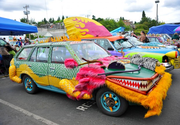 furr-colorful-art-car